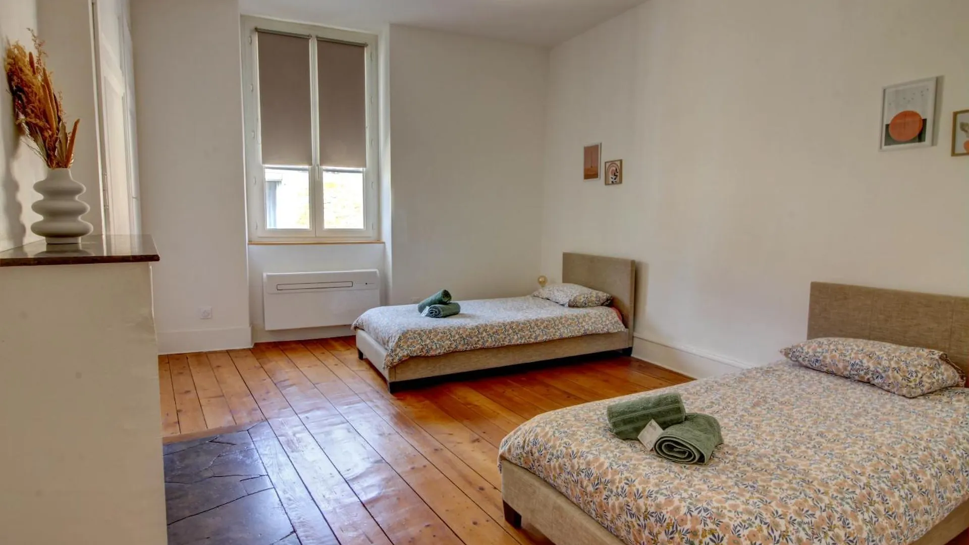 La Salle De Jeux-3 Chambres-5Pers-Cnpe Bugey Ambérieu-en-Bugey 0*,  Frankreich